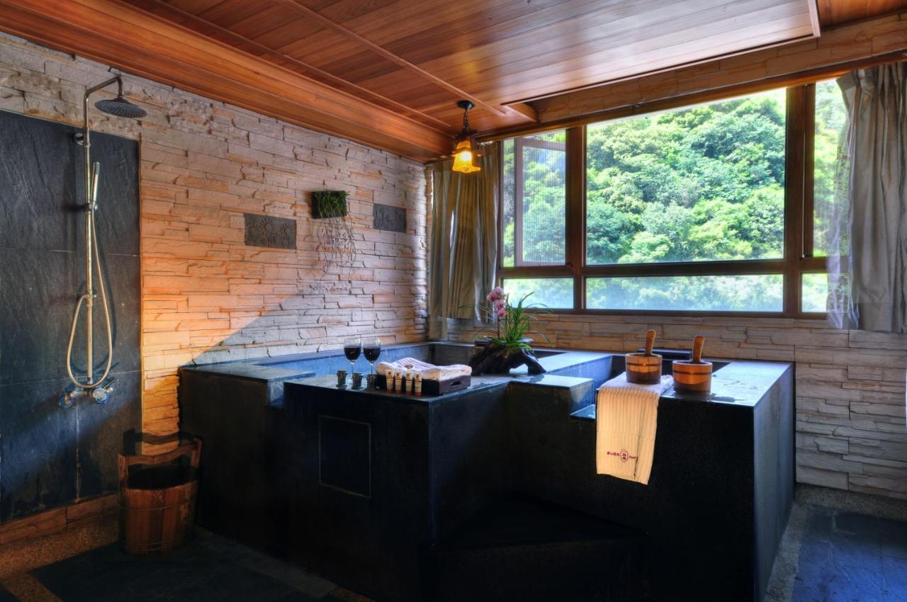 Chief Villa Hot Spring Resort เหรินอ้าย ภายนอก รูปภาพ